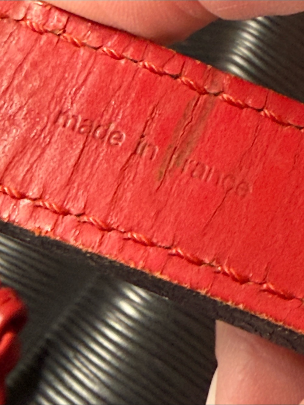 Authentic Louis Vuitton bucket-style shoulder bag Epi leather with red trim. - Picture 12 of 16